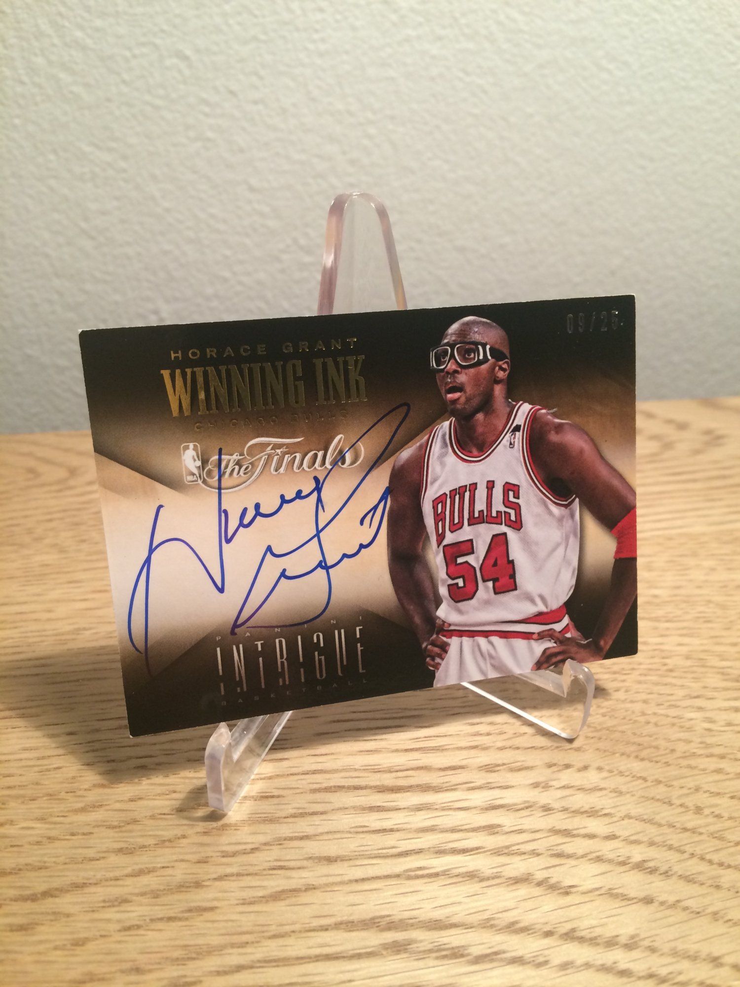 2013-14 Panini Intrigue Winning Ink #9 Horace Grant.jpg