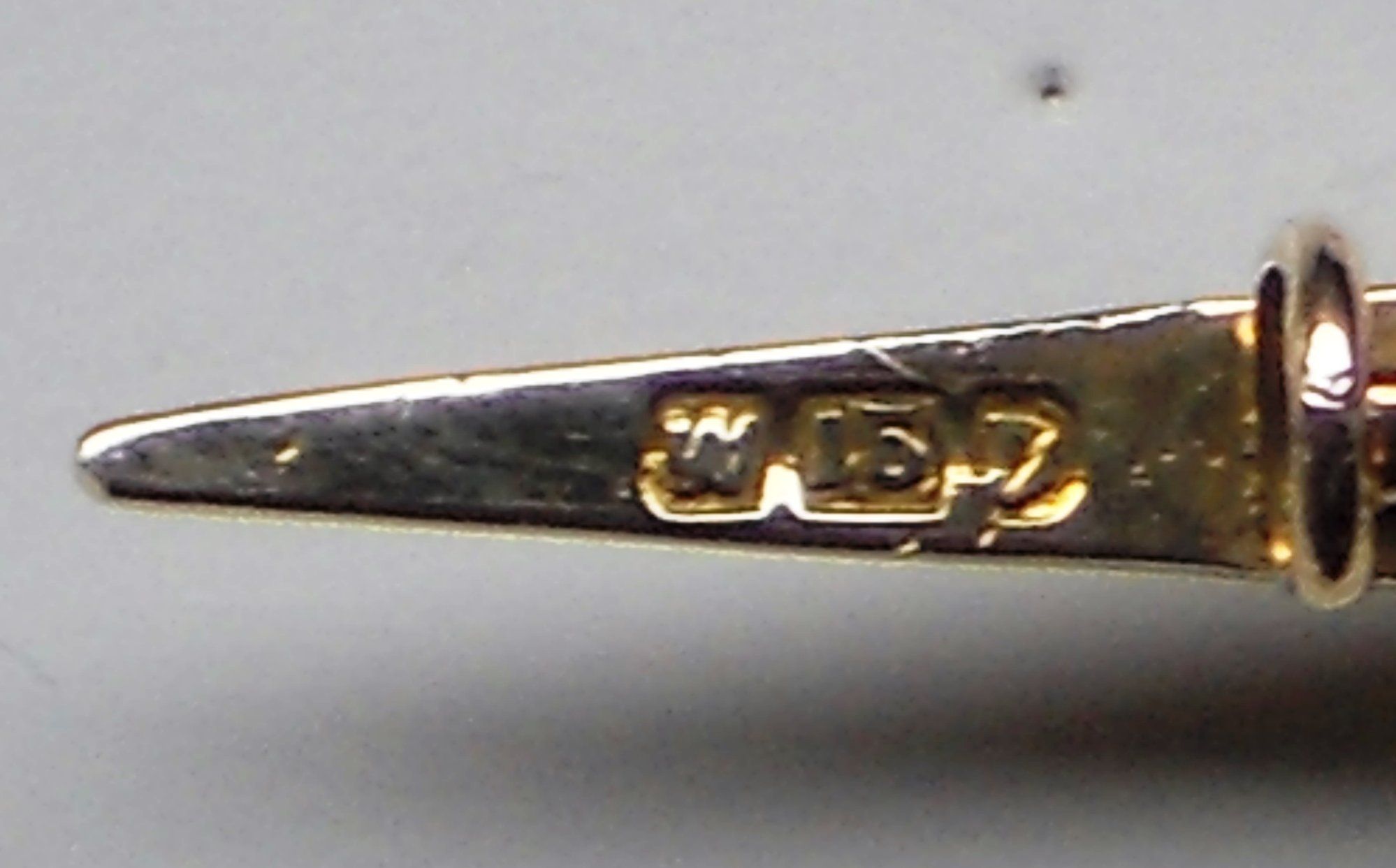 antiques-brooch2-hallmarks2.JPG