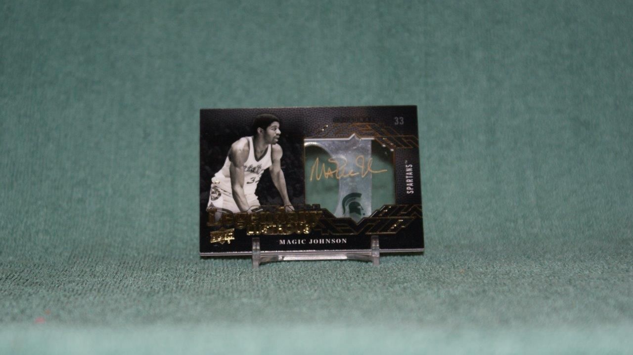 Magic Johnson UD Auto (1).jpg