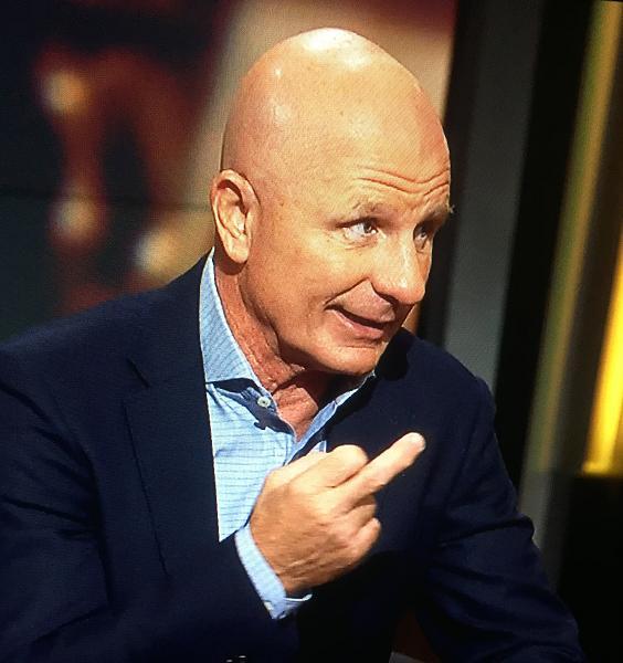 Sterlo giving the bird.jpg