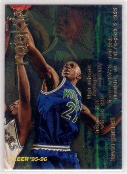 1995-96 Fleer #293 - Kevin Garnett RC (Rookie Card).jpg