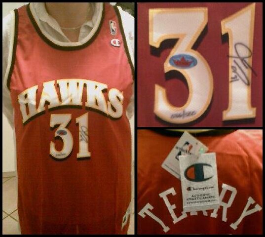 cards-00-01fleerlegacy-replicajerseyautograph-terry.jpg