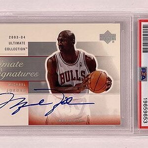 Auto - Ultimate Signatures - Ultimate - 2003-04 - Michael Jordan.jpg