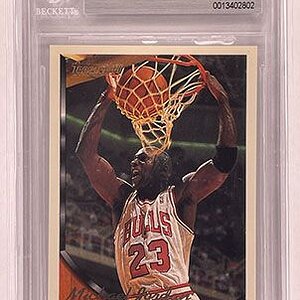 Base - Topps - 1993-94 - Gold - Michael Jordan.jpg