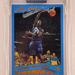 Base - Topps - 2005-06 - Chrome Blue X-Fractor - Kevin Garnett.jpg