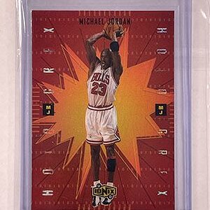 Insert - MJ HoloGrFx - Upper Deck Ionix - 1998-99 - Michael Jordan.jpg