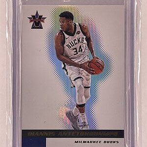 Base - Vanguard - 2017-18 - Giannis Antetokounmpo - Jersey Numbered.jpg