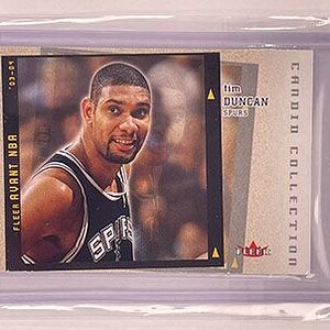 Insert - Candid Collection - Fleer Avant - 2003-04 - Tim Duncan.jpg