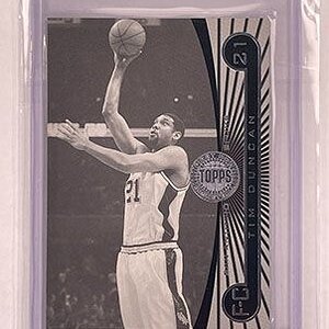 Base - Topps First Row - 2005-06 - Black & White - Tim Duncan - Colour Match.jpg