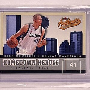 Insert - Hometown Heroes - Fleer Authentix- 2002-03 - Silver - Dirk Nowitzki.jpg