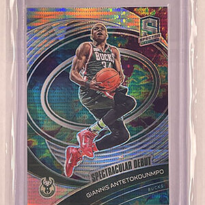 Subset - Spectracular Debut - Spectra - 2020-21 - Celestial Prizm - Giannis Antetokounmpo.jpg