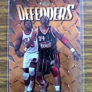 1997-98 Topps Finest Embossed Gold Hakeem Olajuwon (F).JPG