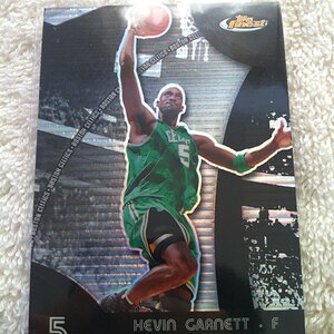 2007-08 Finest Refractor Black Kevin Garnett (1).JPG