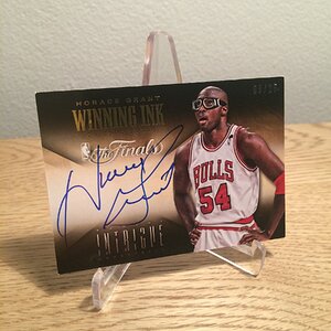 2013-14 Panini Intrigue Winning Ink #9 Horace Grant.jpg