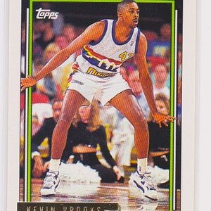 1992-93 Topps Gold #225 Kevin Brooks.jpeg