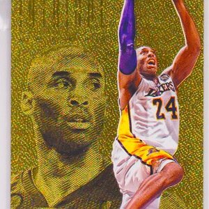 2013-14 Panini Intrigue Intriguing Players Gold #157 Kobe Bryant 08:10.jpeg