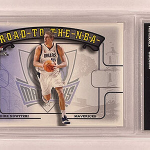 Insert - Road to the NBA - Fleer - 2002-03 - Dirk Nowitzki.jpg