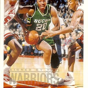 1992-93 Jeff Grayer Pippen left.jpg